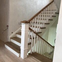 Лестница со столбами "Короб" белый